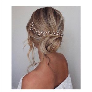 Ulyana Aster bridal hairpiece